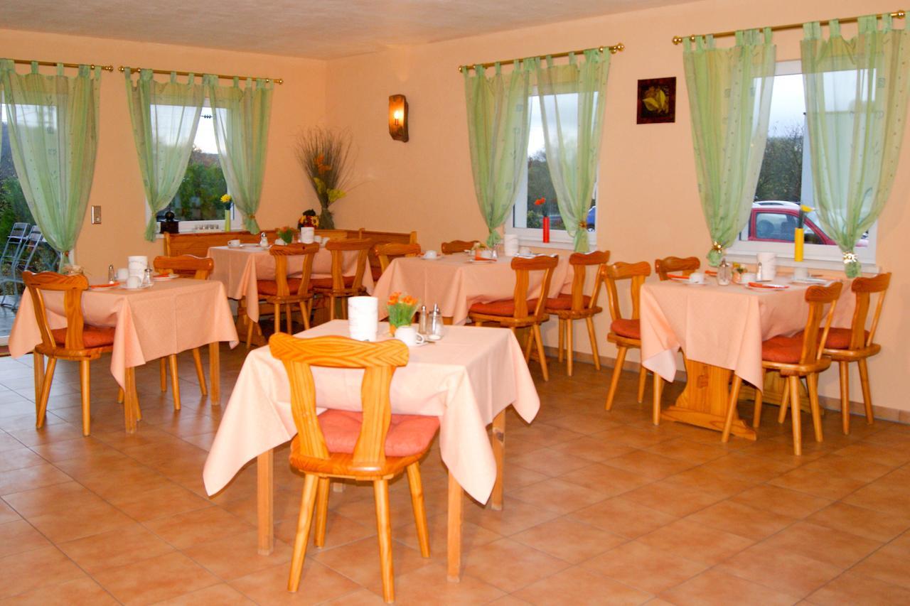 Hotel Schonunger Bucht Waigolshausen Buitenkant foto