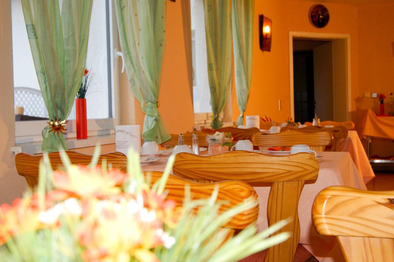 Hotel Schonunger Bucht Waigolshausen Buitenkant foto