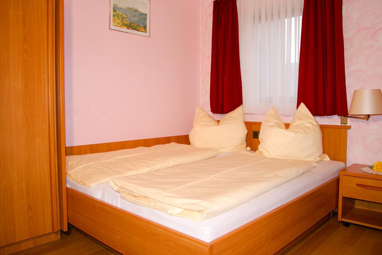Hotel Schonunger Bucht Waigolshausen Kamer foto