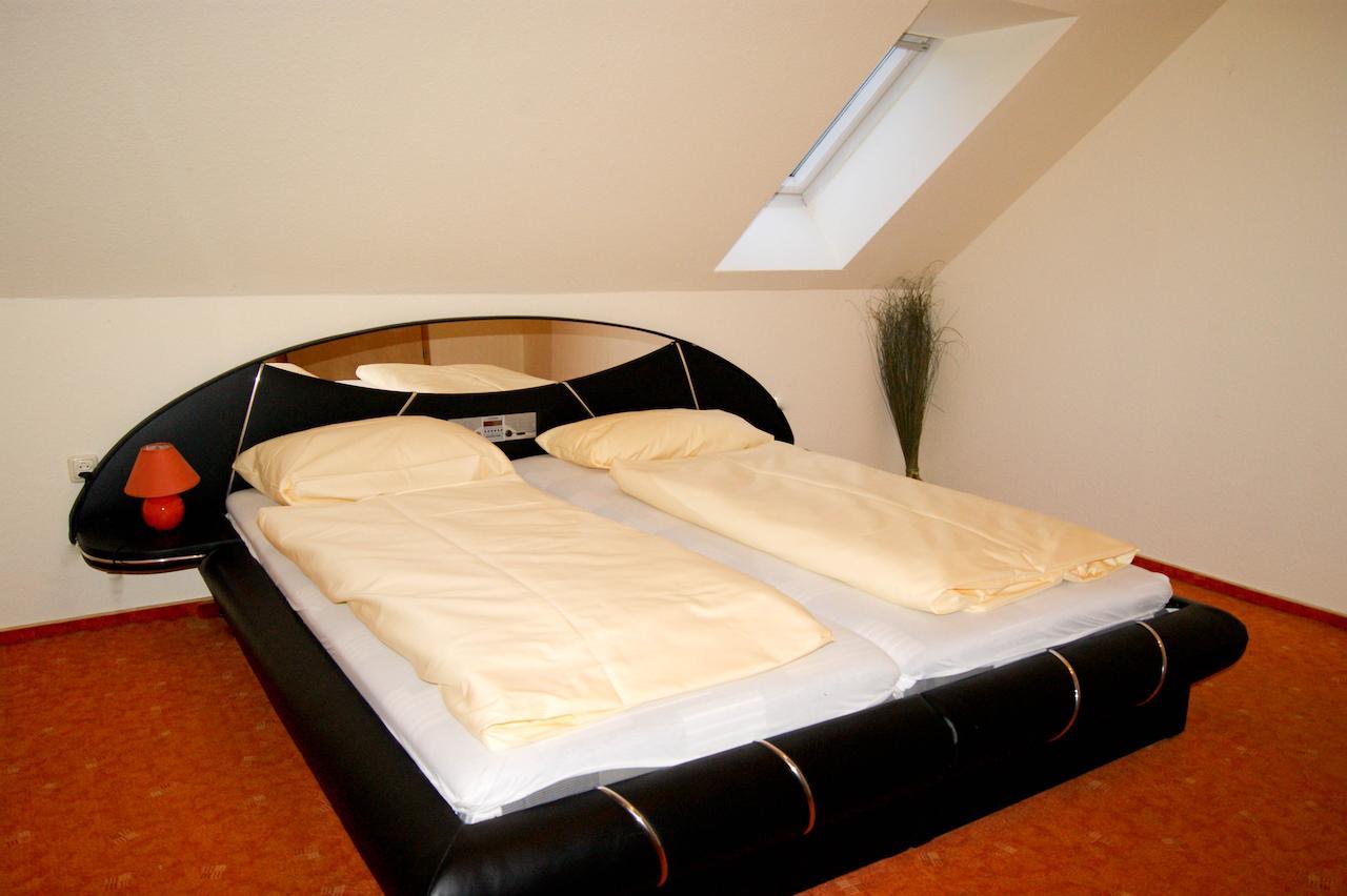 Hotel Schonunger Bucht Waigolshausen Kamer foto
